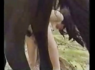[video Hard] Zoo Animal Sex Girl's Horse Dog Fuck Fest